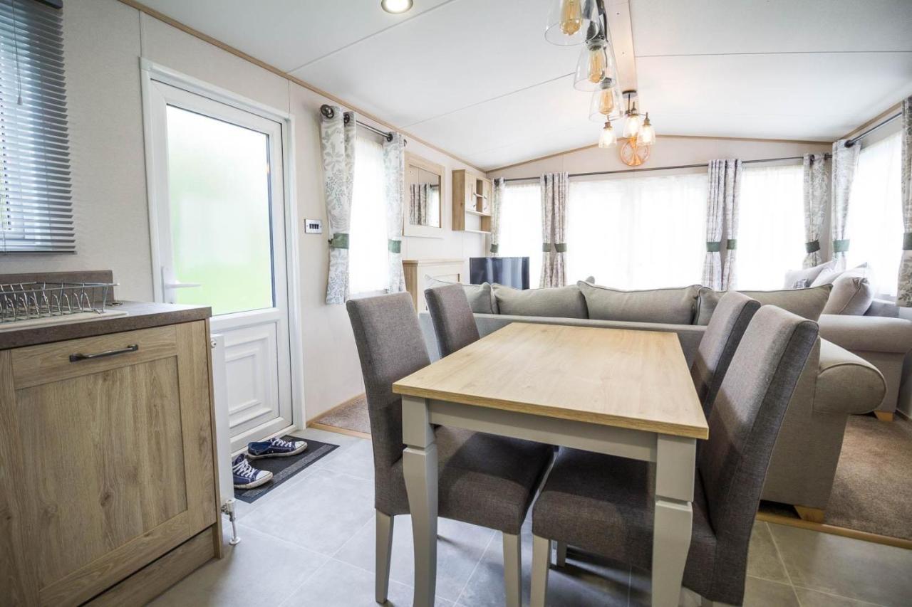 Beautiful 6 Berth Caravan With Decking At Southview Holiday Park Ref 33024O Ξενοδοχείο Skegness Εξωτερικό φωτογραφία