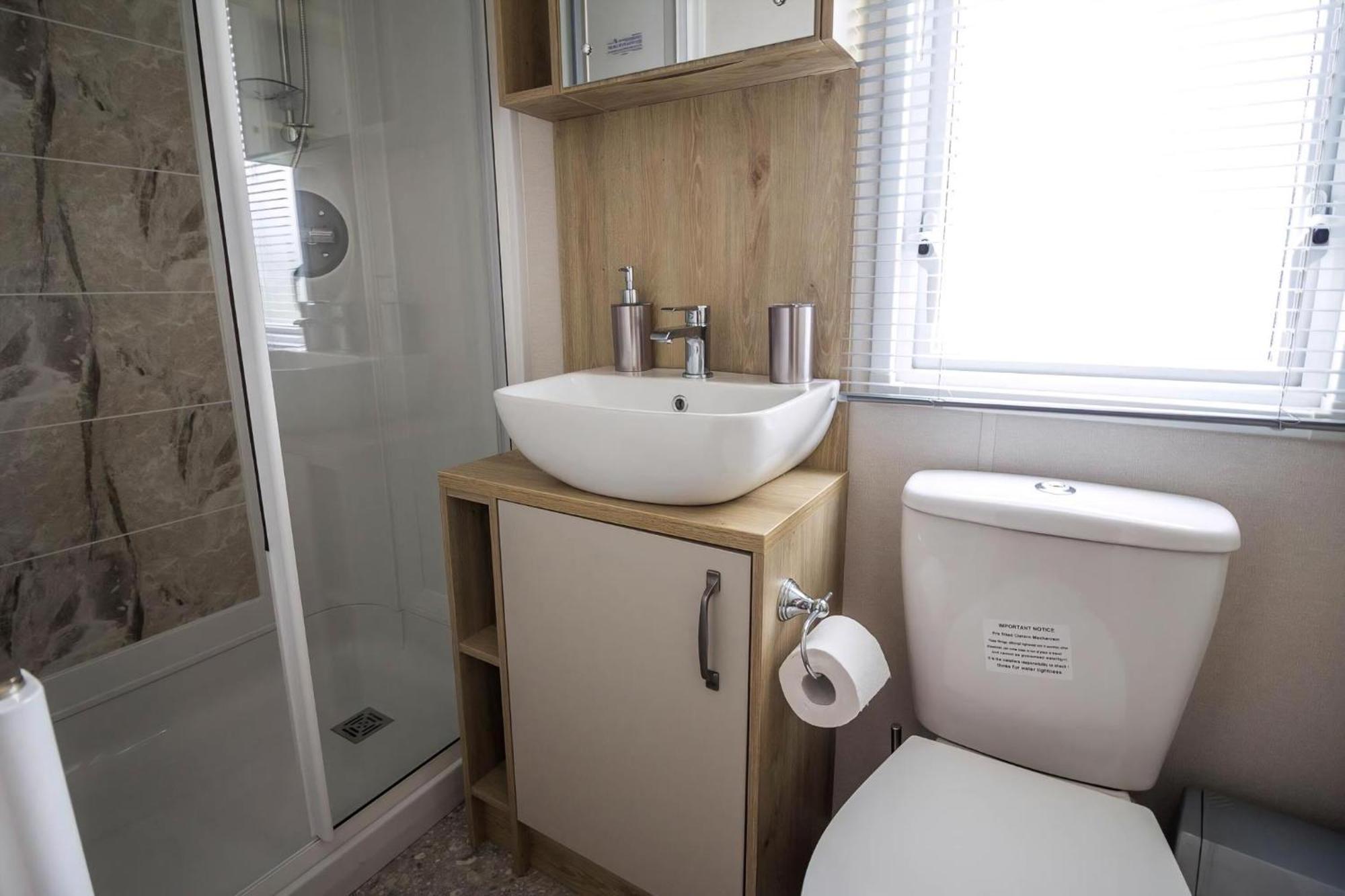 Beautiful 6 Berth Caravan With Decking At Southview Holiday Park Ref 33024O Ξενοδοχείο Skegness Εξωτερικό φωτογραφία